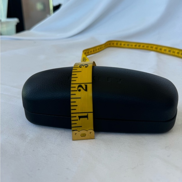 Oakley Clamshell Hard Eyeglass Case and Cloth Pouch Only | Black - Picture 6 of 6